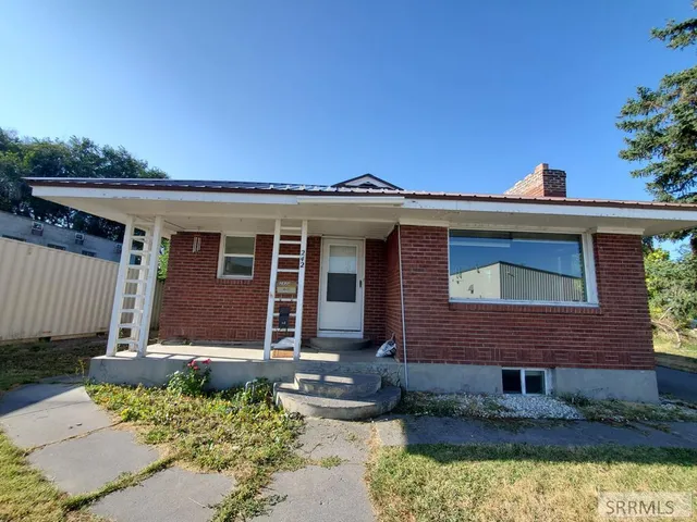$325,000 | 242 Gladstone Street, Idaho Falls, ID 83401