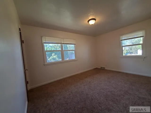 $325,000 | 242 Gladstone Street, Idaho Falls, ID 83401