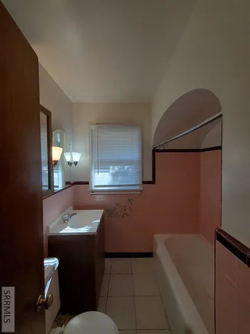 $325,000 | 242 Gladstone Street, Idaho Falls, ID 83401