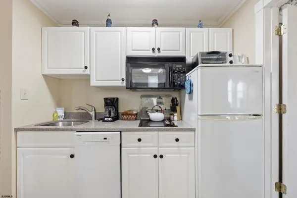 $319,900 | 719 East 11th Street, Unit 410, Ocean City, NJ 08226