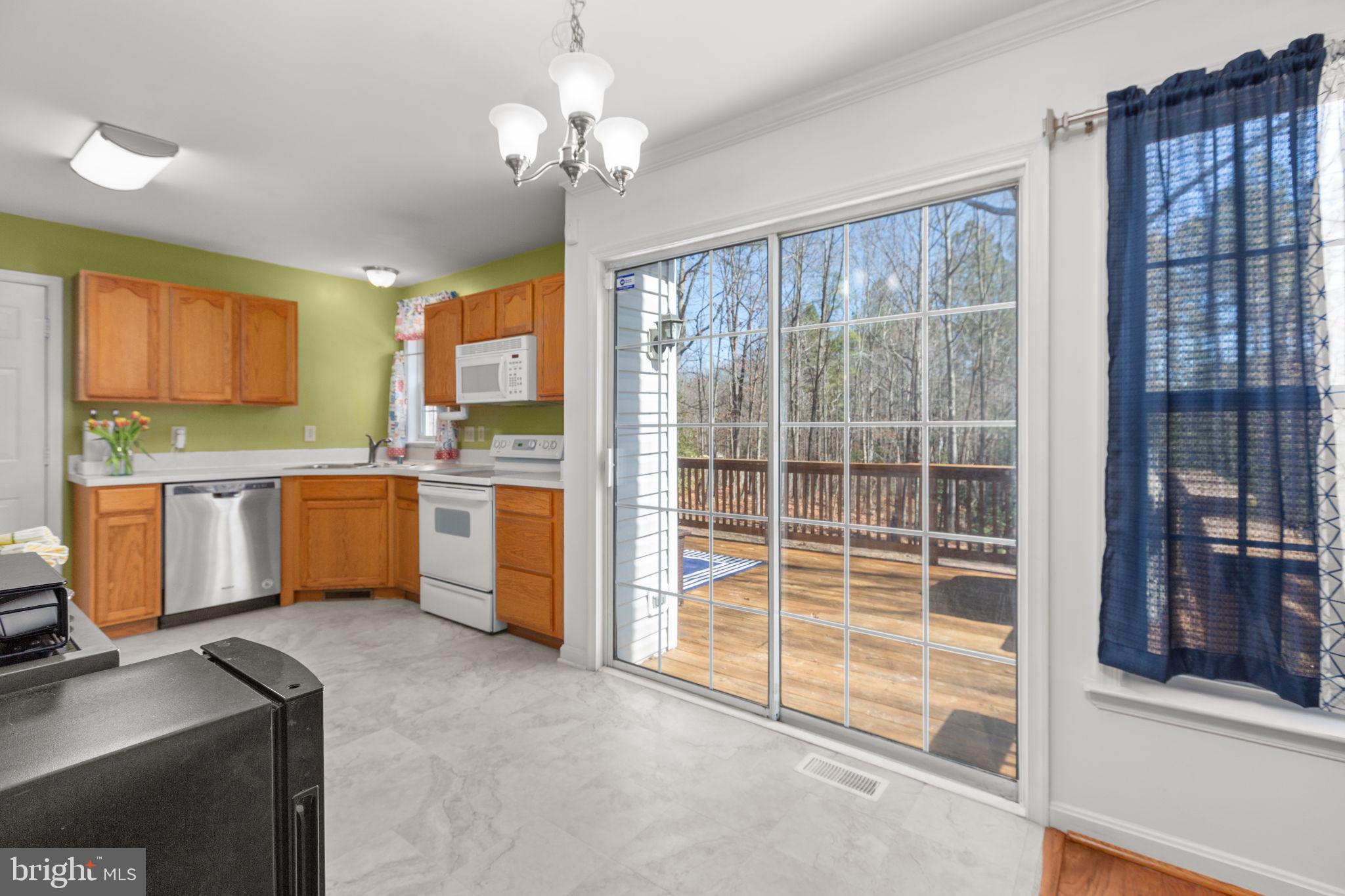 3421 Lancaster Ring Road Fredericksburg, VA 22408 - Photo 11 of 45 Eat in kitchen