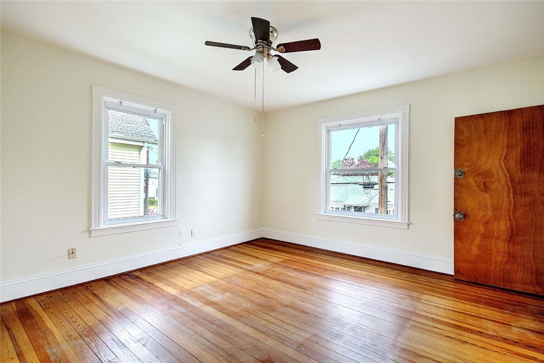 137 Hunts Avenue Pawtucket, RI 02861 - Photo 7 of 14