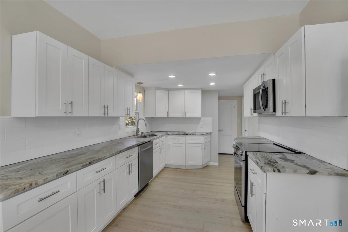 822 Slater Road New Britain, CT 06053 - Photo 11 of 33