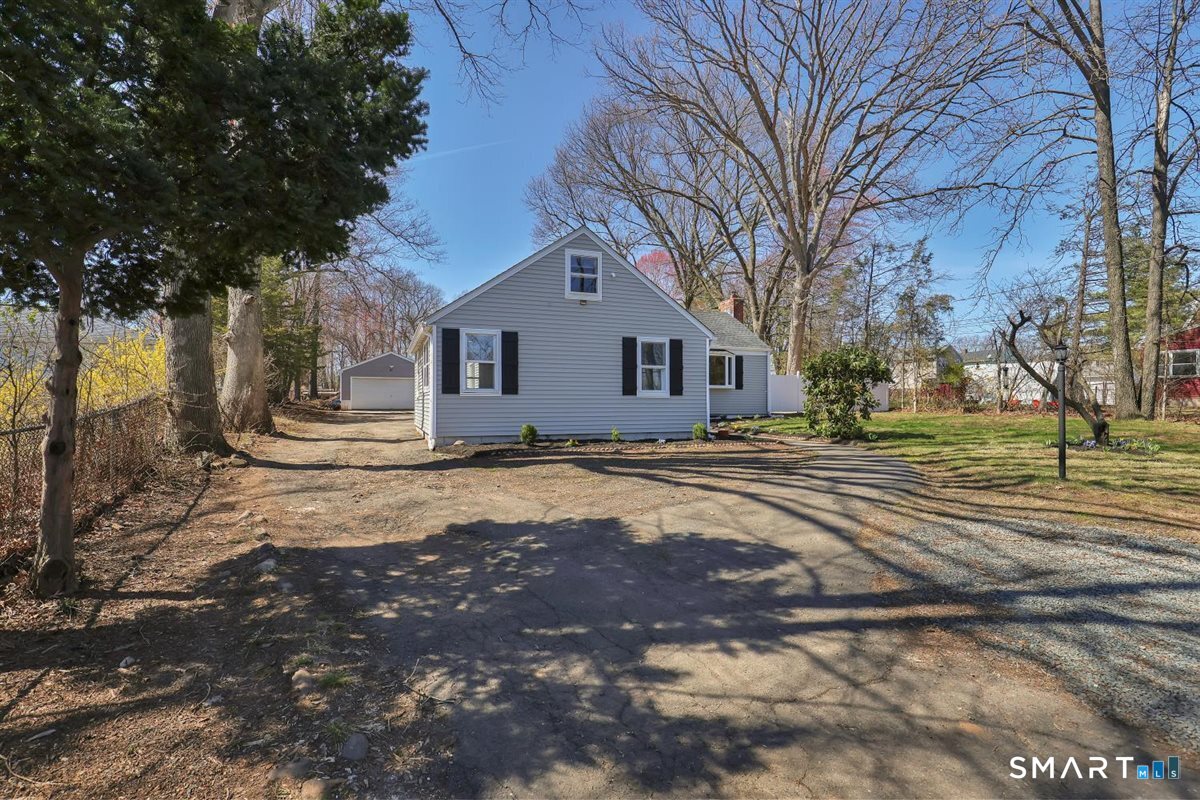 822 Slater Road New Britain, CT 06053 - Photo 4 of 33