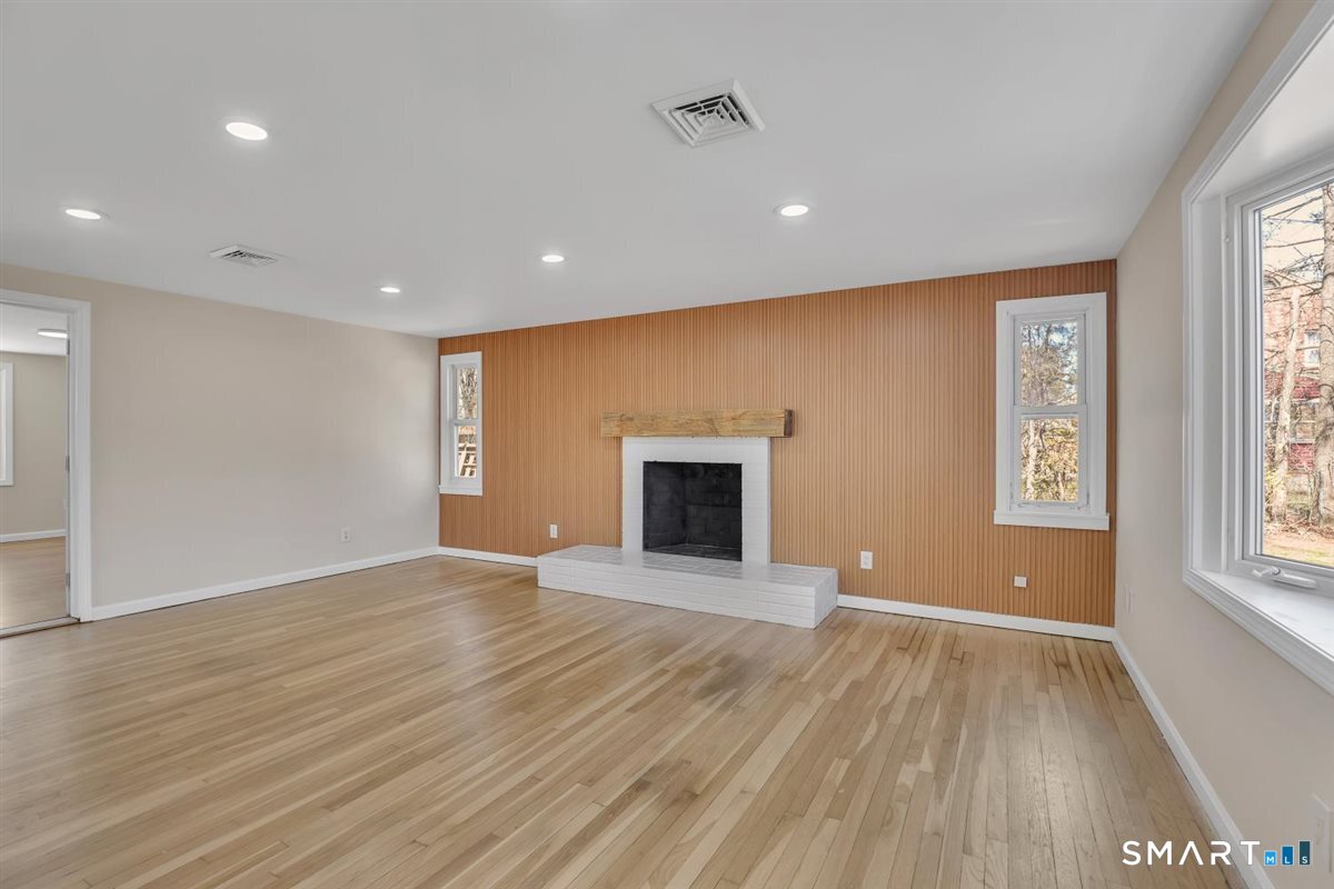 822 Slater Road New Britain, CT 06053 - Photo 7 of 33