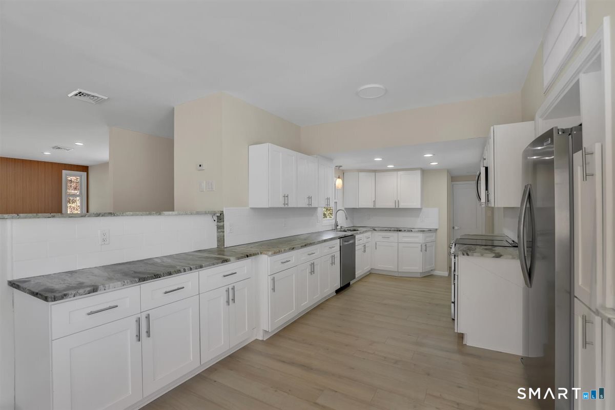 822 Slater Road New Britain, CT 06053 - Photo 10 of 33