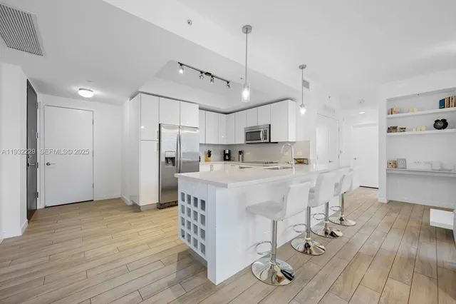 $757,000 | 999 Southwest 1st Avenue, Unit 1514, Miami, FL 33130