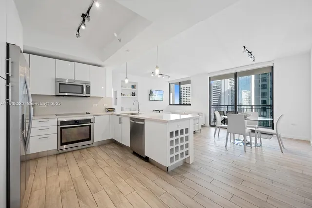 $757,000 | 999 Southwest 1st Avenue, Unit 1514, Miami, FL 33130