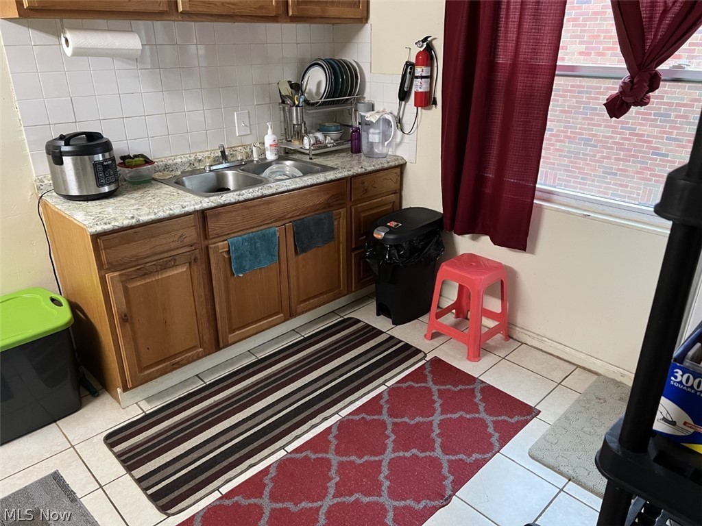 6815 Snow Road Parma, OH 44129 - Photo 5 of 19