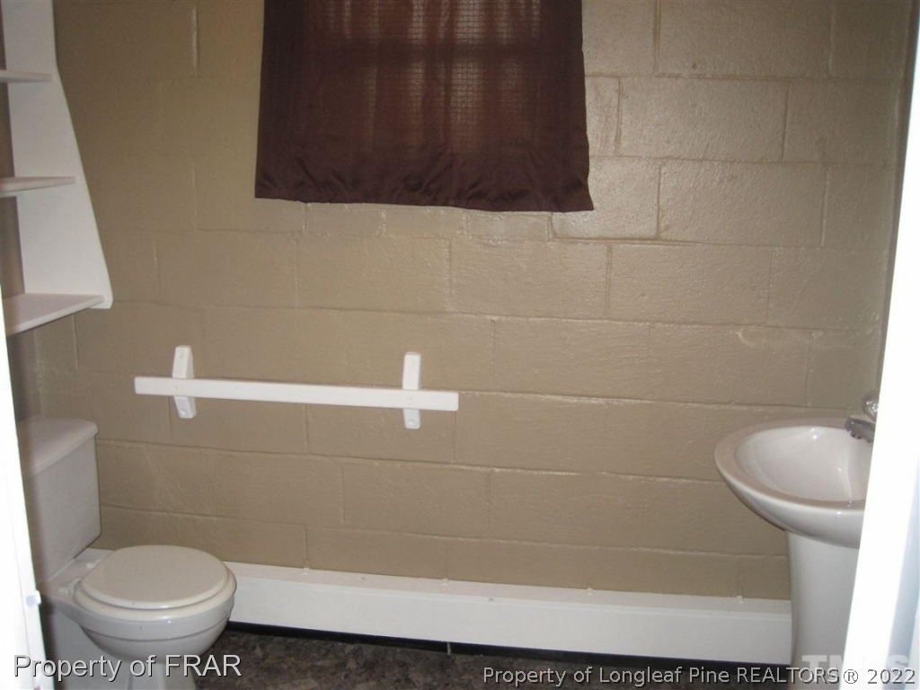 1125 Friendly Road Dunn, NC 28334 - Photo 9 of 22 Gallery Image 9