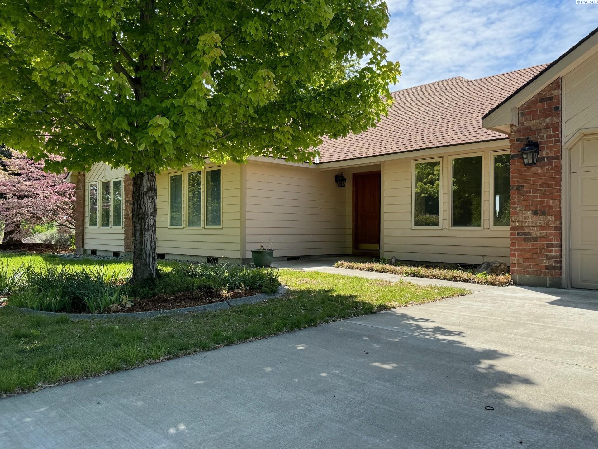 98305 East Clover Road Kennewick, WA 99338 - Photo 2 of 33 Gallery Image 2