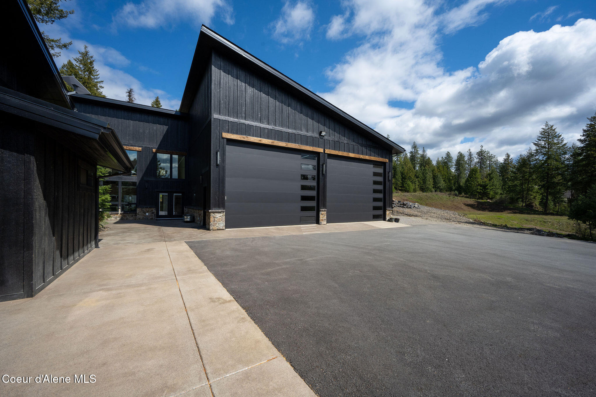 6799 East Shiras Road Coeur D'Alene, ID 83814 - Photo 4 of 98 Exterior Entrance