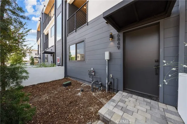 $1,200,000 | 6849 North Figueroa Street, Los Angeles, CA 90042