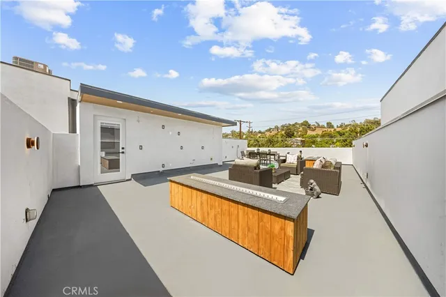 $1,200,000 | 6849 North Figueroa Street, Los Angeles, CA 90042