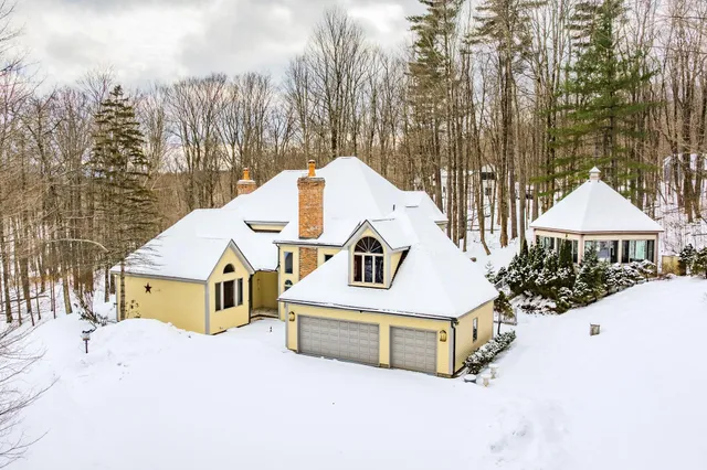 $1,525,000 | 932 McNamara Road, Dorset, VT 05251