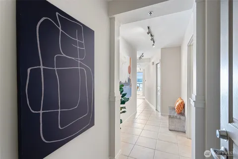 $925,000 | 2801 1st Avenue, Unit 709, Seattle, WA 98121