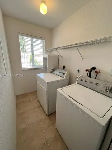 $2,400 | 1932 Southeast 24th Avenue, Homestead, FL 33035