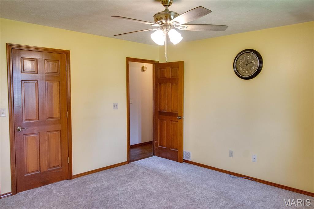 1217 West County Road Jerseyville, IL 62052 - Photo 19 of 35