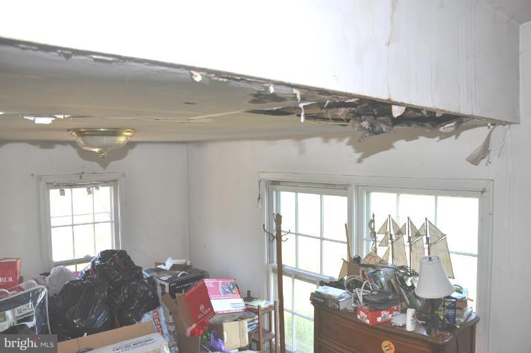 2446 Dumfries Road Catlett, VA 20119 - Photo 7 of 27 Interior (General)
