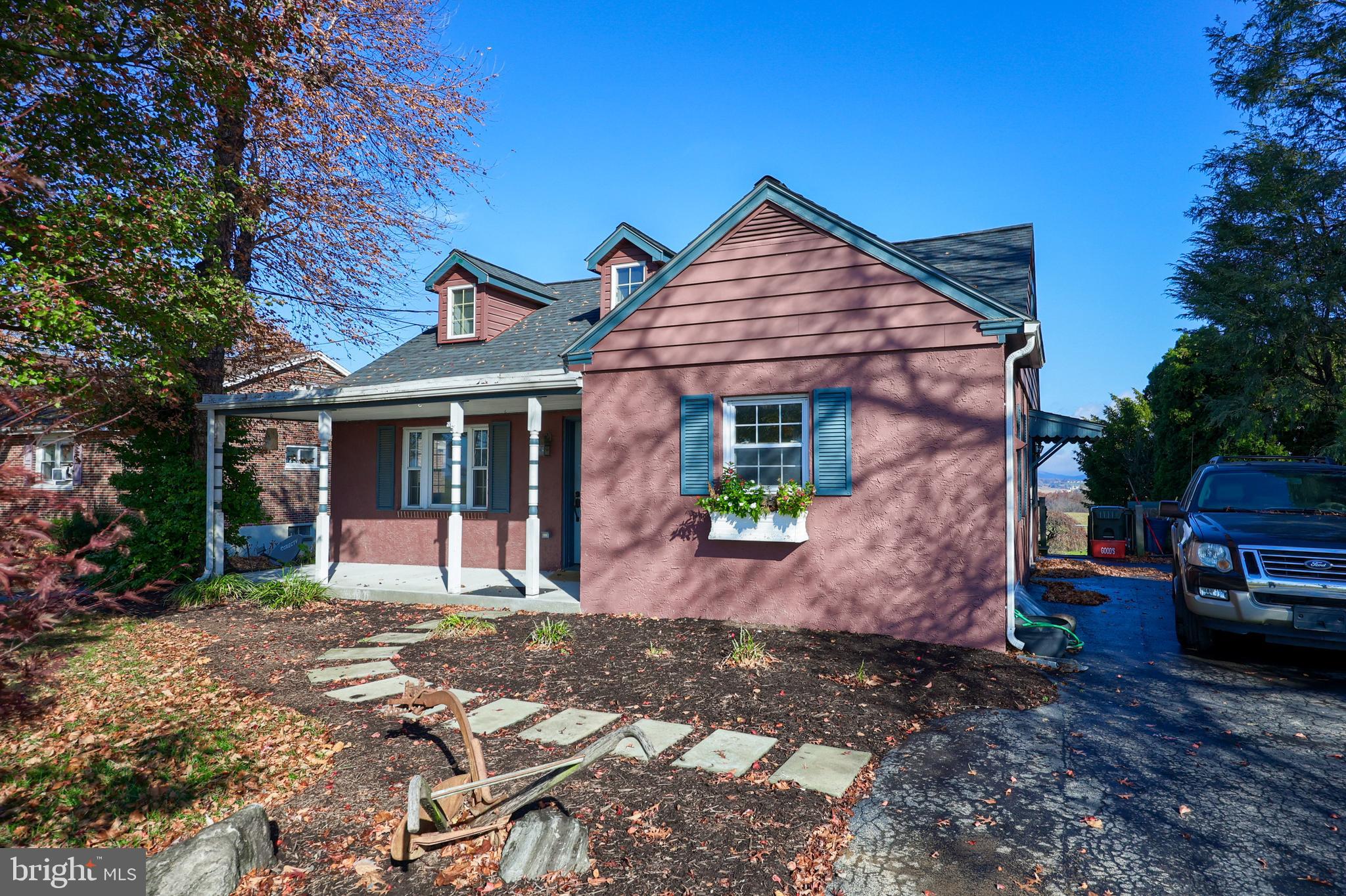 351 East Lexington Road Lititz, PA 17543 - Photo 4 of 36 a front view of a house with a yard