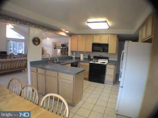 1230 Thomson Road Abington, PA 19001 - Photo 3 of 6 Gallery Image 3