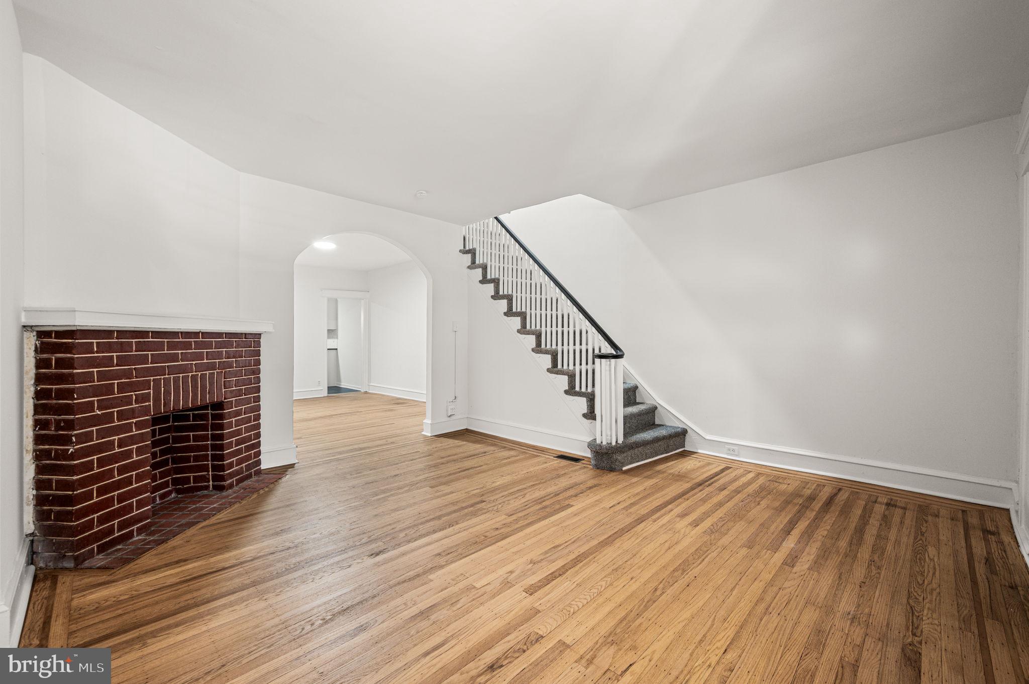 4428 Sherwood Road Philadelphia, PA 19131 - Photo 4 of 19