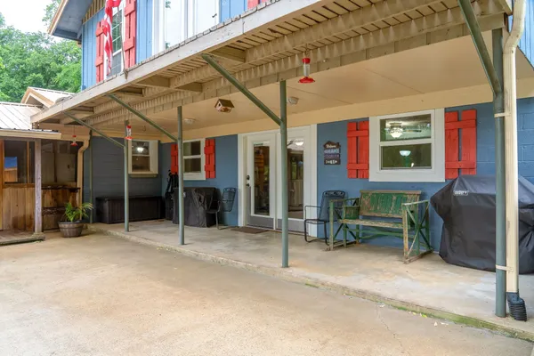 $999,999 | 554 Hickman Shores Road, Dover, TN 37058