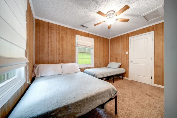 $999,999 | 554 Hickman Shores Road, Dover, TN 37058