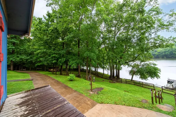 $999,999 | 554 Hickman Shores Road, Dover, TN 37058