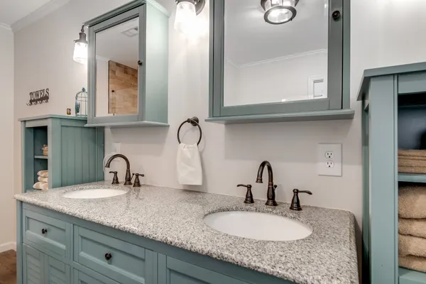 $999,999 | 554 Hickman Shores Road, Dover, TN 37058