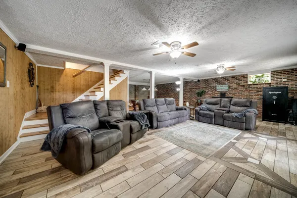 $999,999 | 554 Hickman Shores Road, Dover, TN 37058