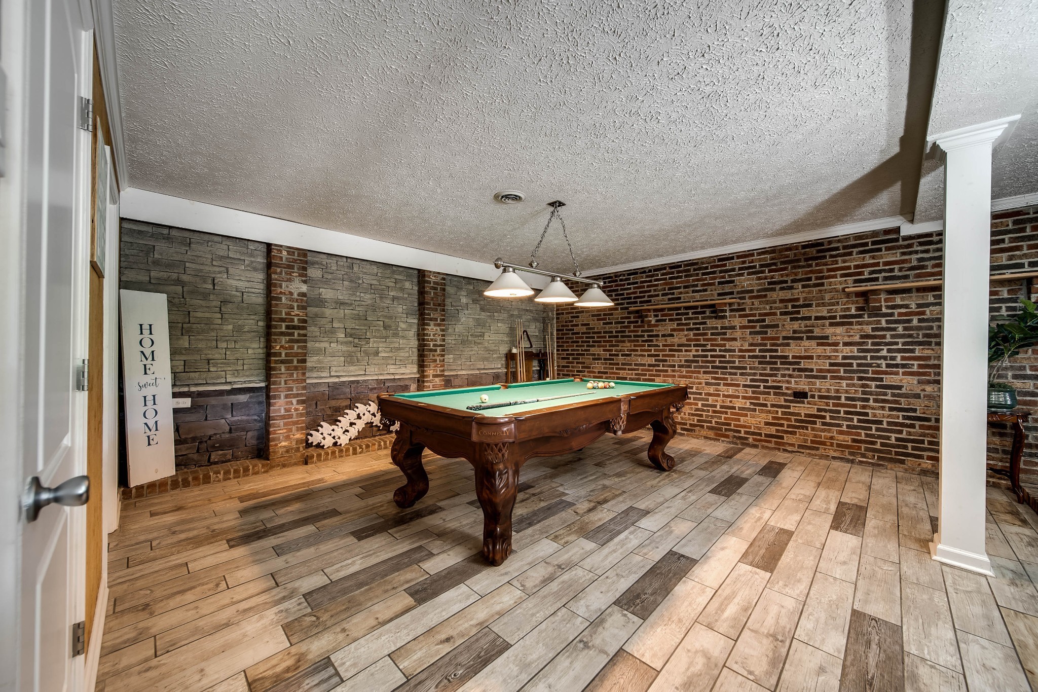 554 Hickman Shores Road Dover, TN 37058 - Photo 43 of 93 a backyard of a house with outdoor seating