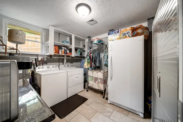 $999,999 | 554 Hickman Shores Road, Dover, TN 37058