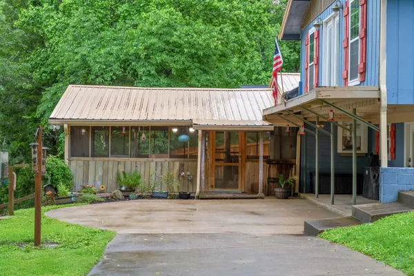 $999,999 | 554 Hickman Shores Road, Dover, TN 37058