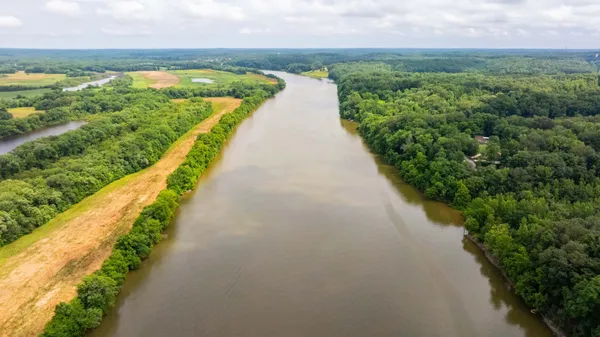 $999,999 | 554 Hickman Shores Road, Dover, TN 37058