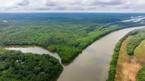 $999,999 | 554 Hickman Shores Road, Dover, TN 37058