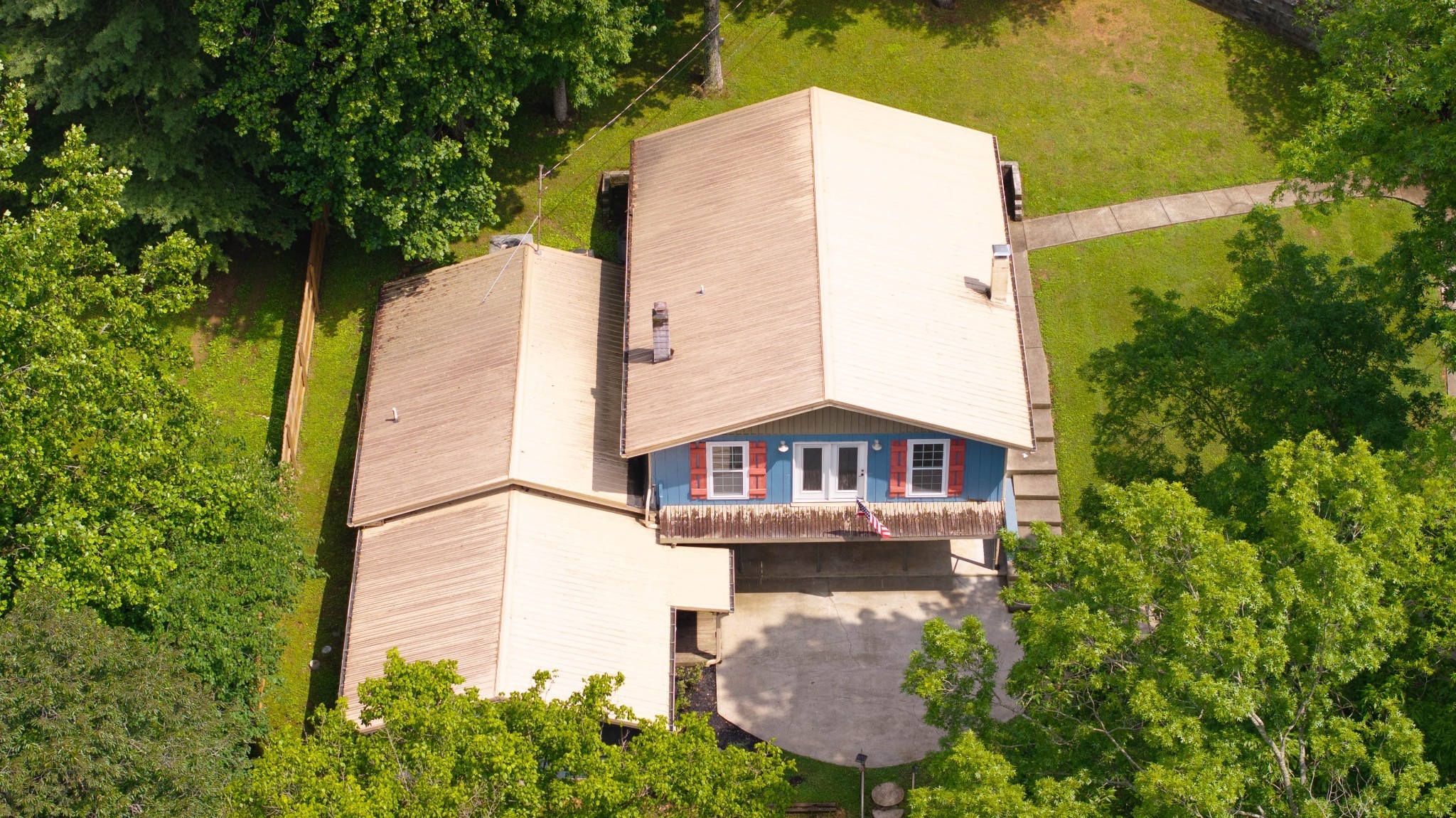 554 Hickman Shores Road Dover, TN 37058 - Photo 91 of 93 an aerial view of a house with a yard