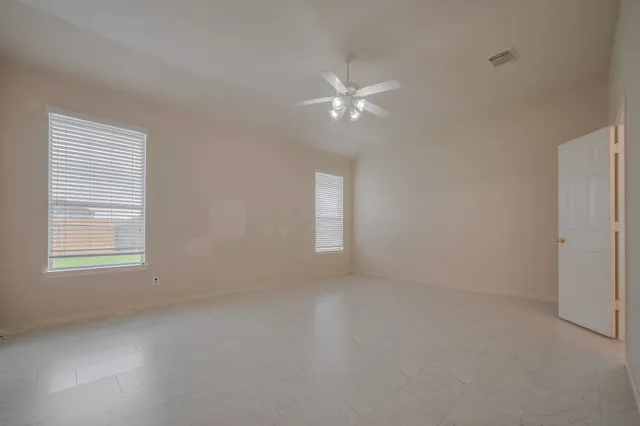 a view of empty room with window