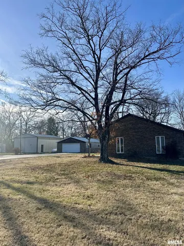 $172,000 | 2407 Selmaville Road, Salem, IL 62881