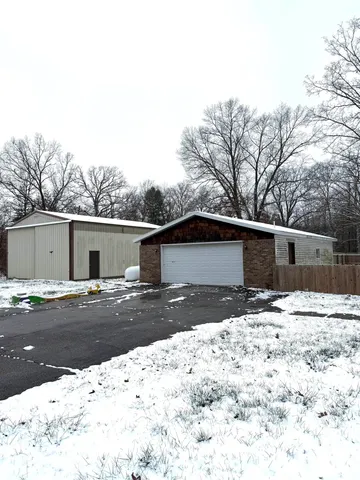 $172,000 | 2407 Selmaville Road, Salem, IL 62881