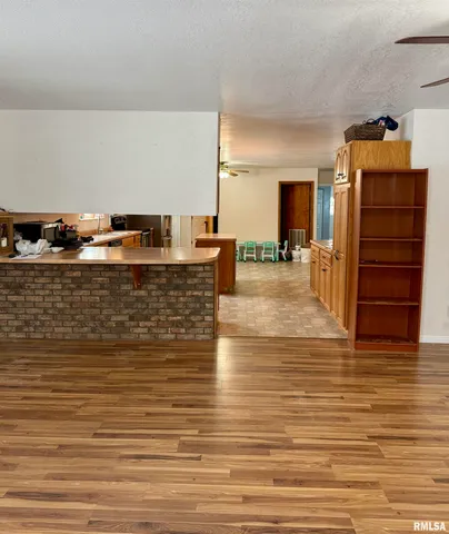 $172,000 | 2407 Selmaville Road, Salem, IL 62881