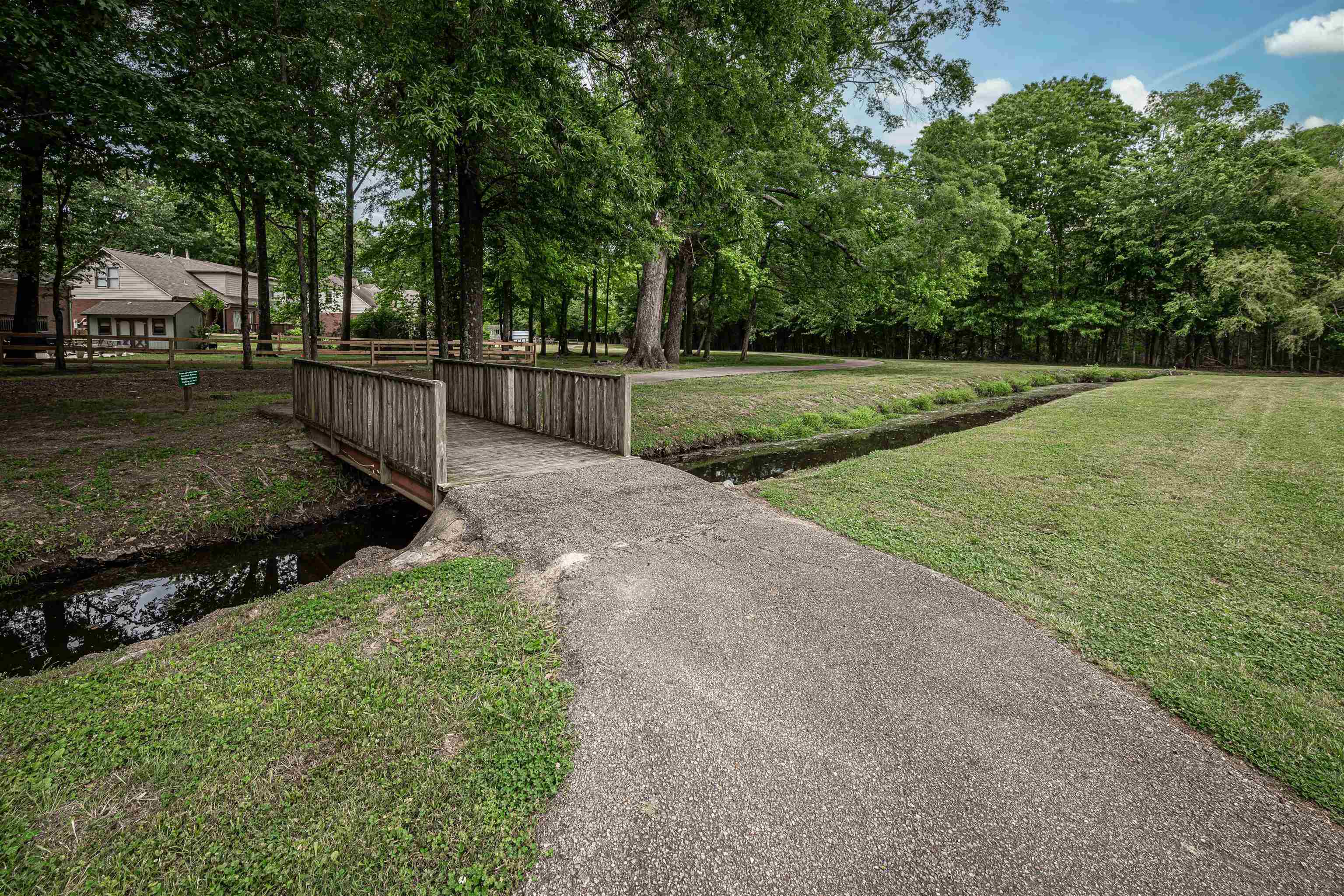 752 Gable Lane Collierville, TN 38017 - Photo 38 of 40 a view of a backyard with green space