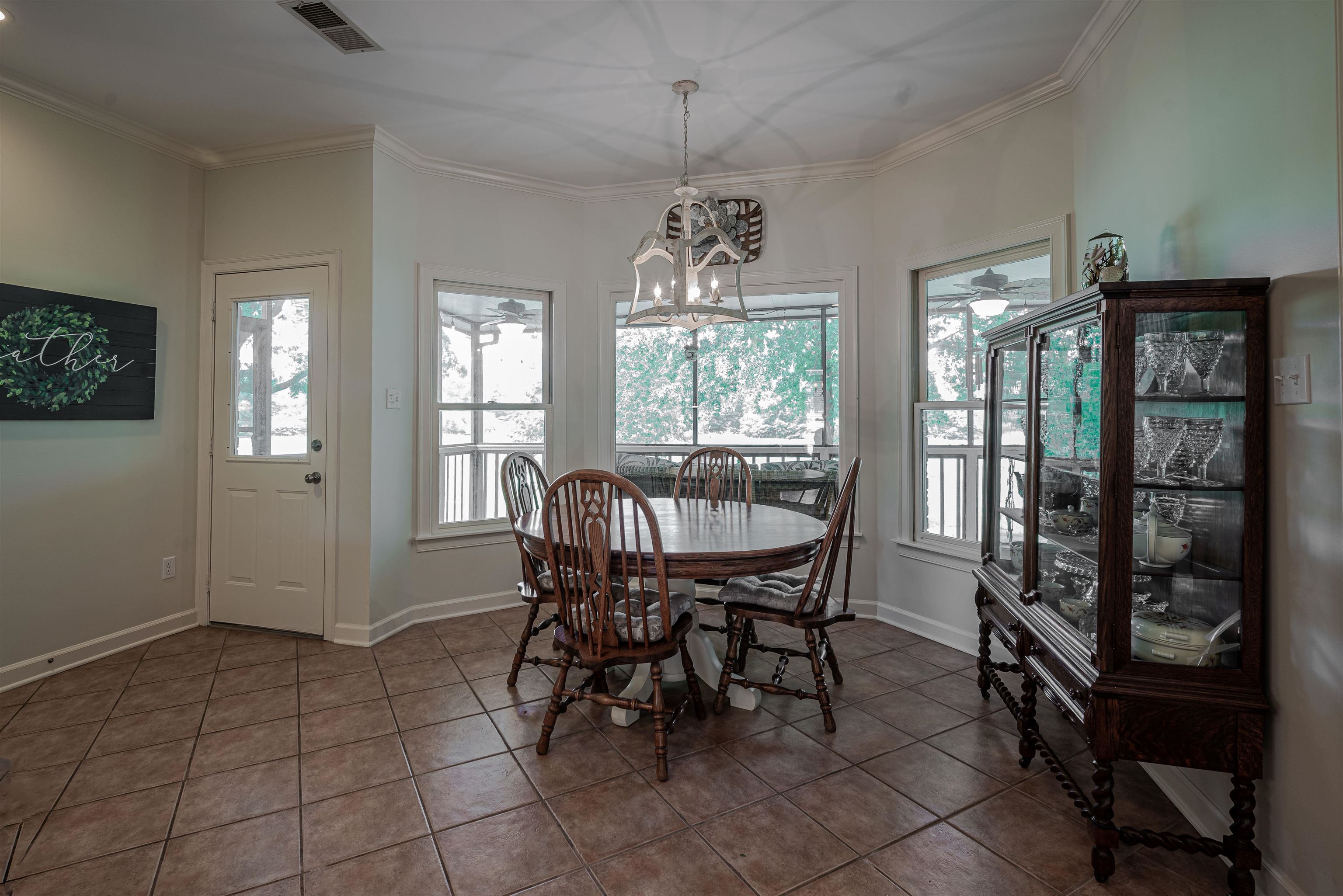 752 Gable Lane Collierville, TN 38017 - Photo 10 of 40 a view of a dining room with furniture and window