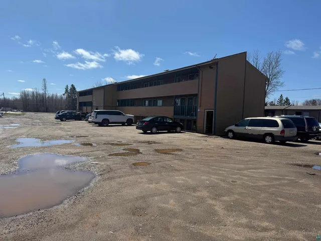 $869,900 | 801 East 41st Street, Hibbing, MN 55746