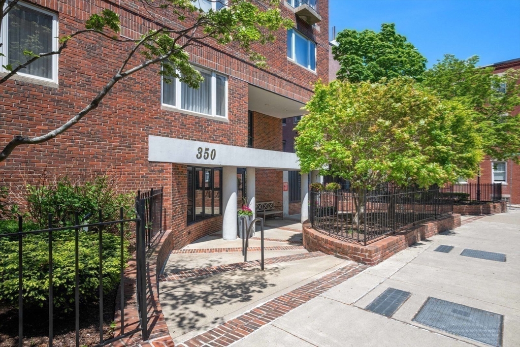 350 North Street, Unit 403 Boston, MA 02113 - Photo 29 of 31