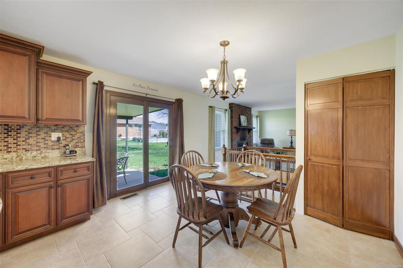 2219 Chatport Road St. Louis, MO 63129 - Photo 12 of 42 Gallery Image 12