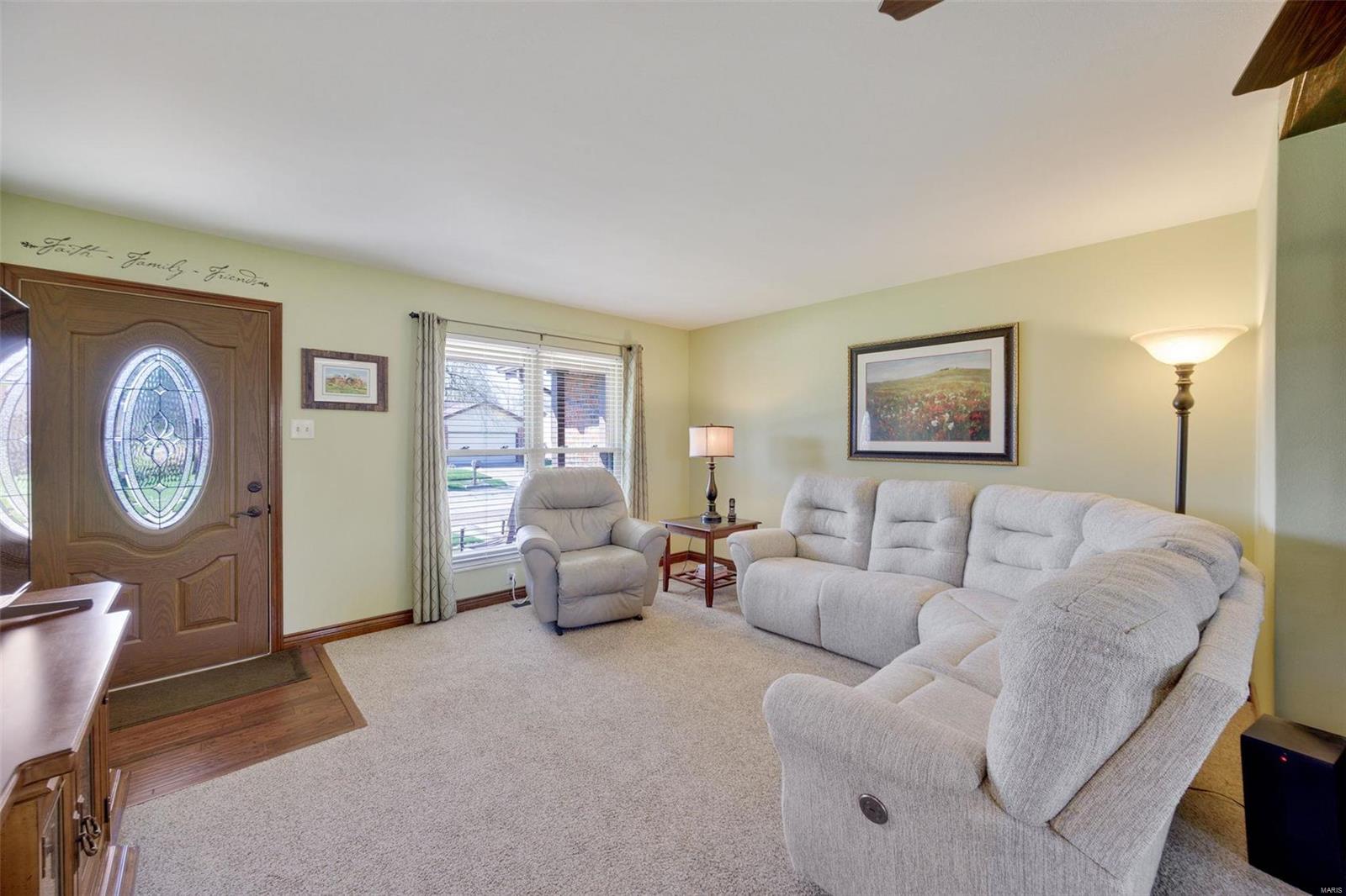 2219 Chatport Road St. Louis, MO 63129 - Photo 4 of 42 Gallery Image 4