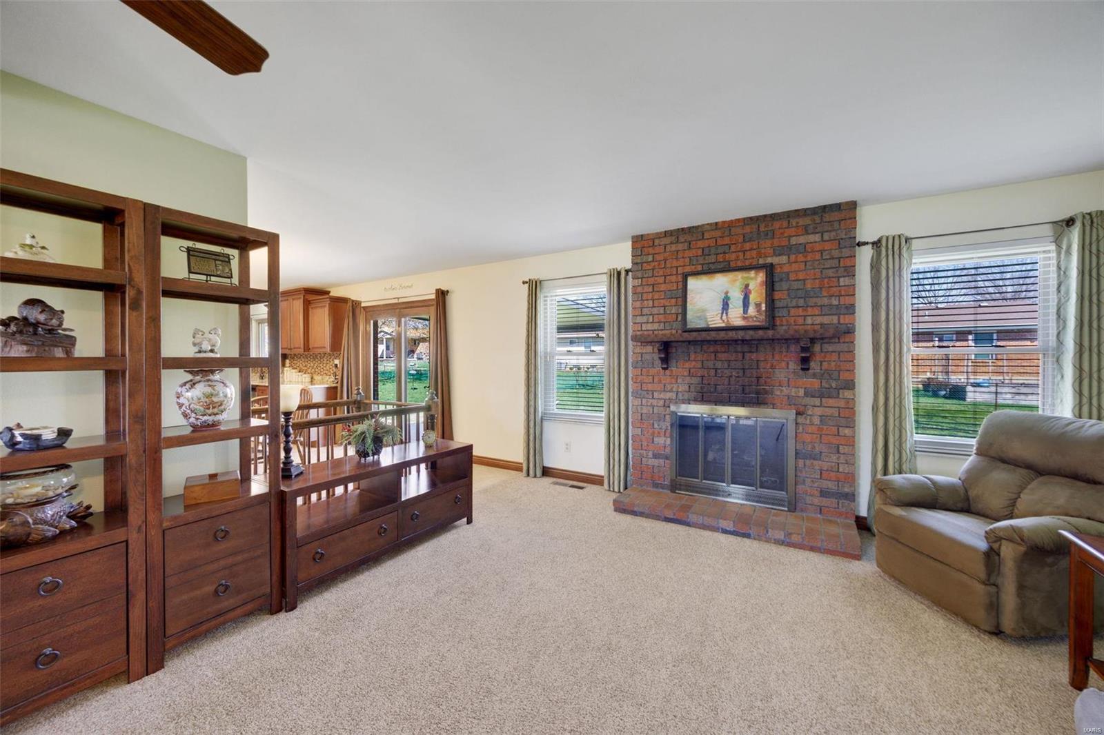 2219 Chatport Road St. Louis, MO 63129 - Photo 7 of 42 Gallery Image 7