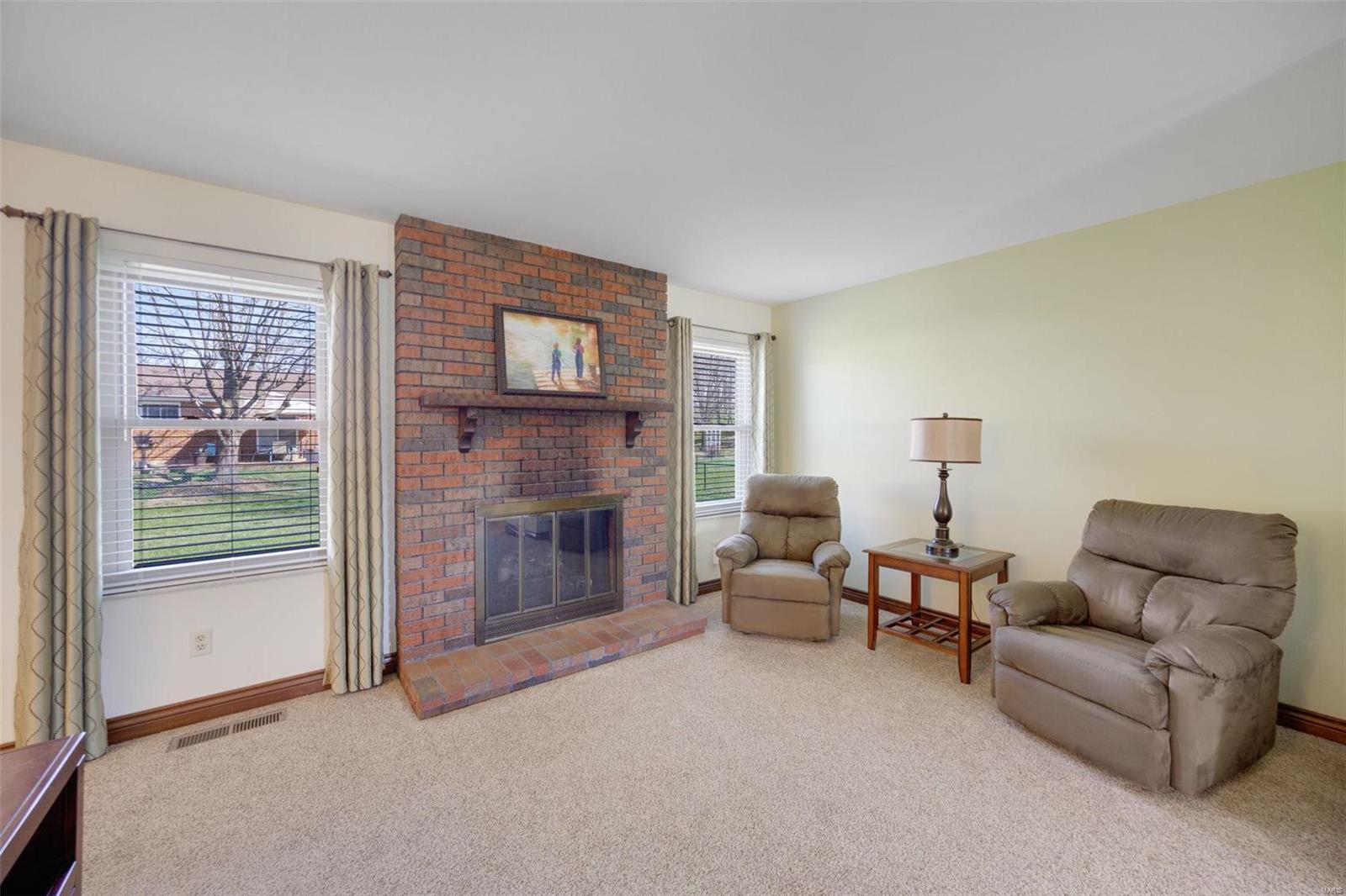 2219 Chatport Road St. Louis, MO 63129 - Photo 8 of 42 Gallery Image 8