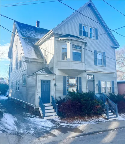 $2,200 | 9 Sherman Street, Newport, RI 02840